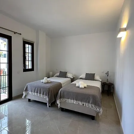 Aldea Blanca Elegant Penthouse In Puerto Banus Μαρμπέλλα