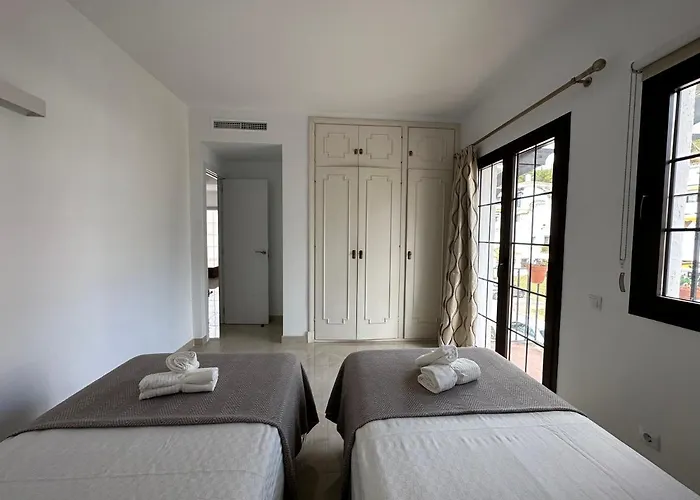 Aldea Blanca Elegant Penthouse In Puerto Banus דירה